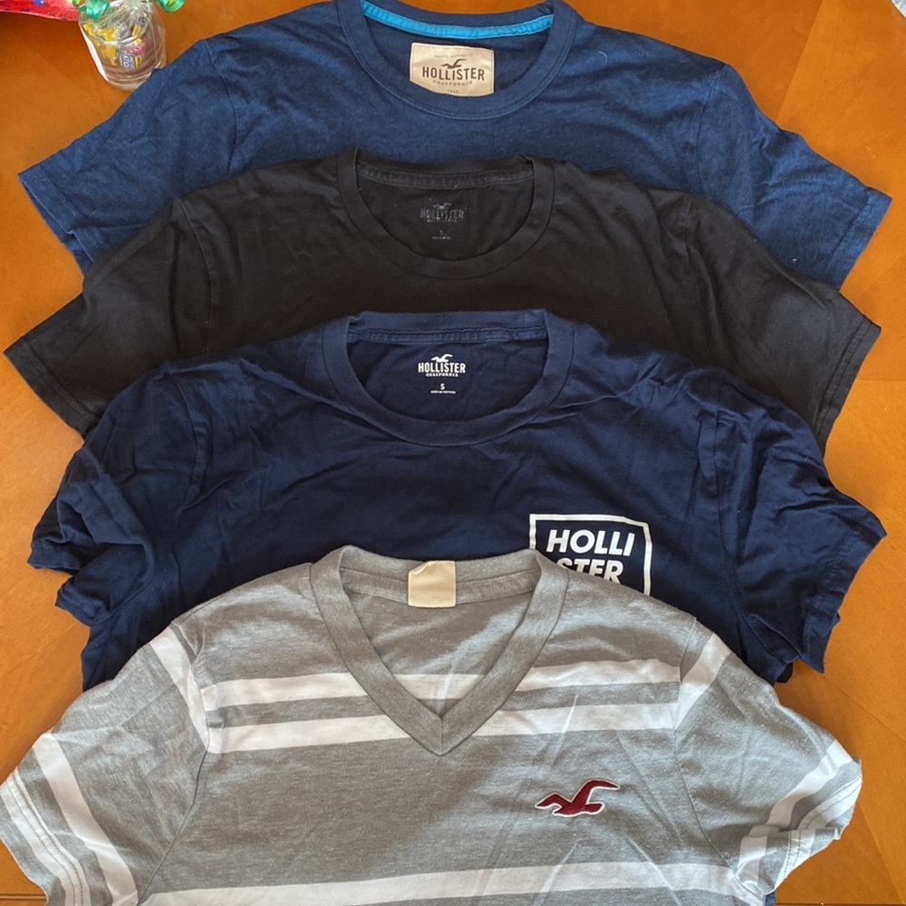 4 HOLLISTER soft tees all 4 size small
